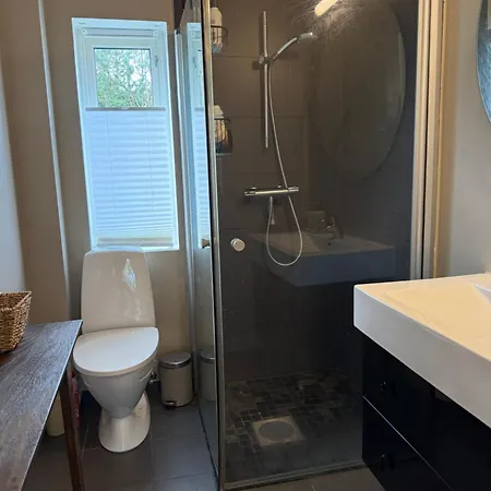 Modern Close To Ons And Center *